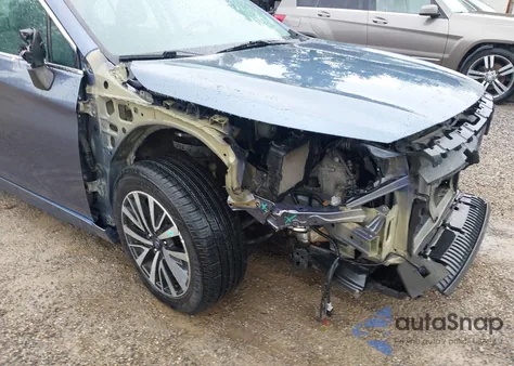 2018 Subaru Legacy 2.5I Premium z USA, uszkodzony, nr VIN 4S3BNAF65J3006887